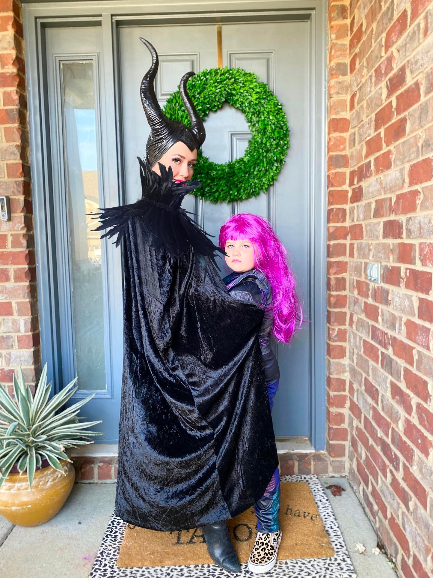 HOMELEX Evil Queen Horns with Feather Cape Shawl Set Black Halloween Costume for Women - HOMELEX