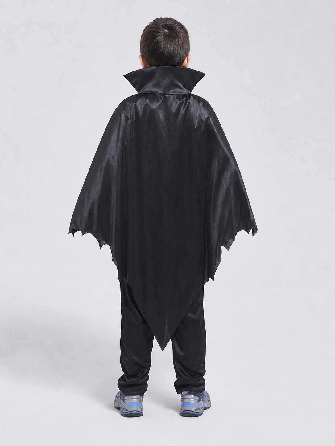 Children’s Halloween vampire costume with cape back view