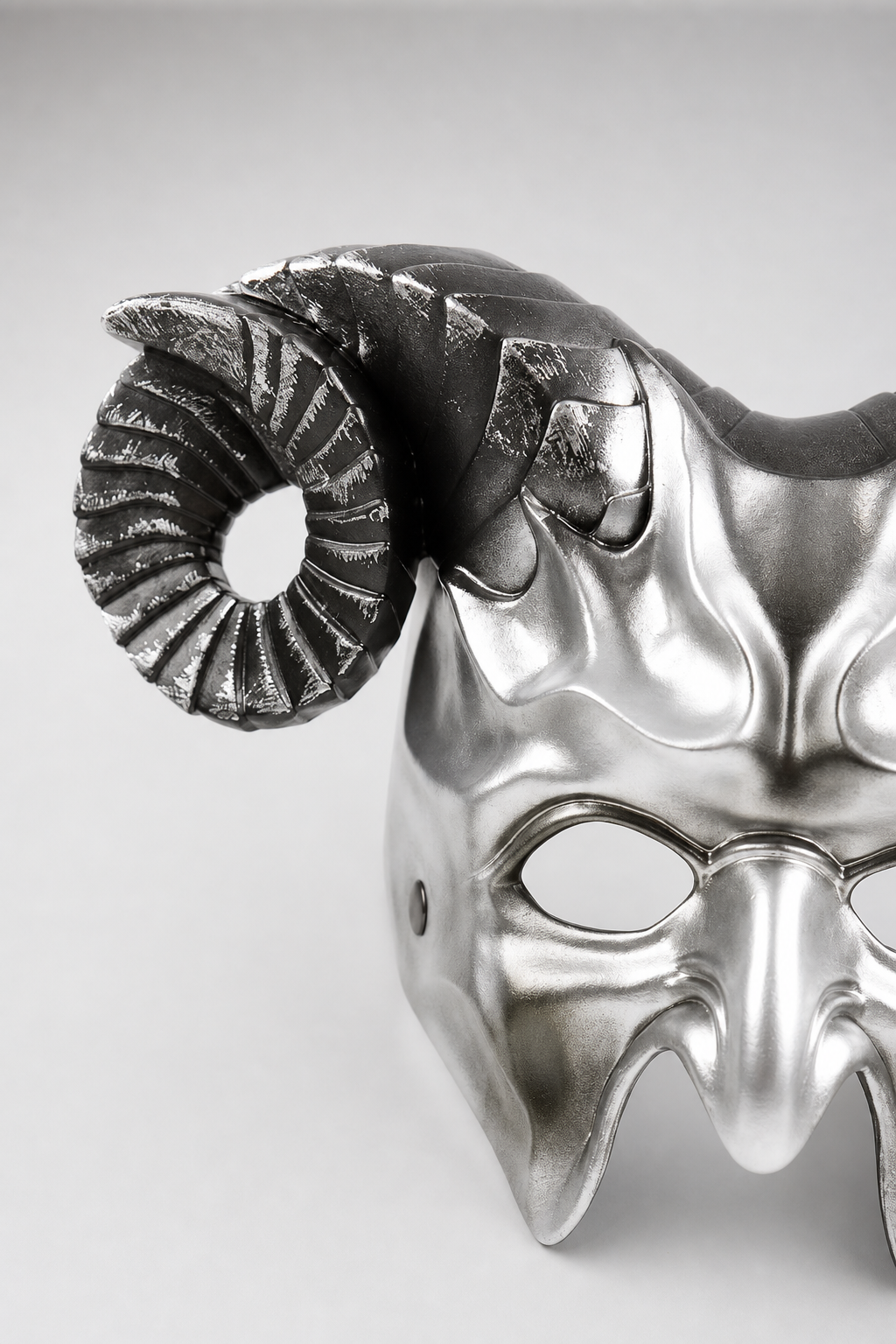 1pc Halloween Horned Demon Face Mask, Full Face Gothic Horror Style for Costume Party