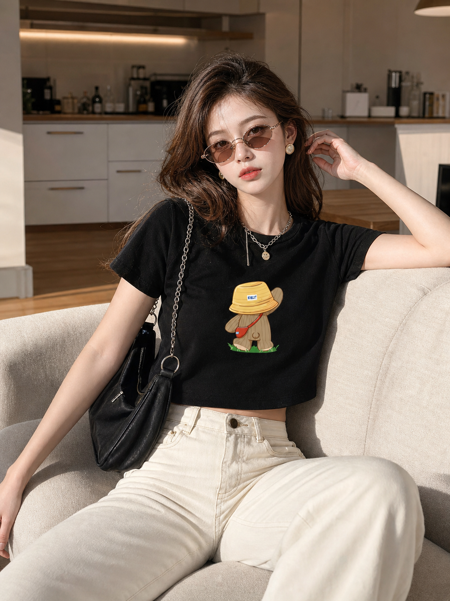 Women's black cropped T-shirt with print
