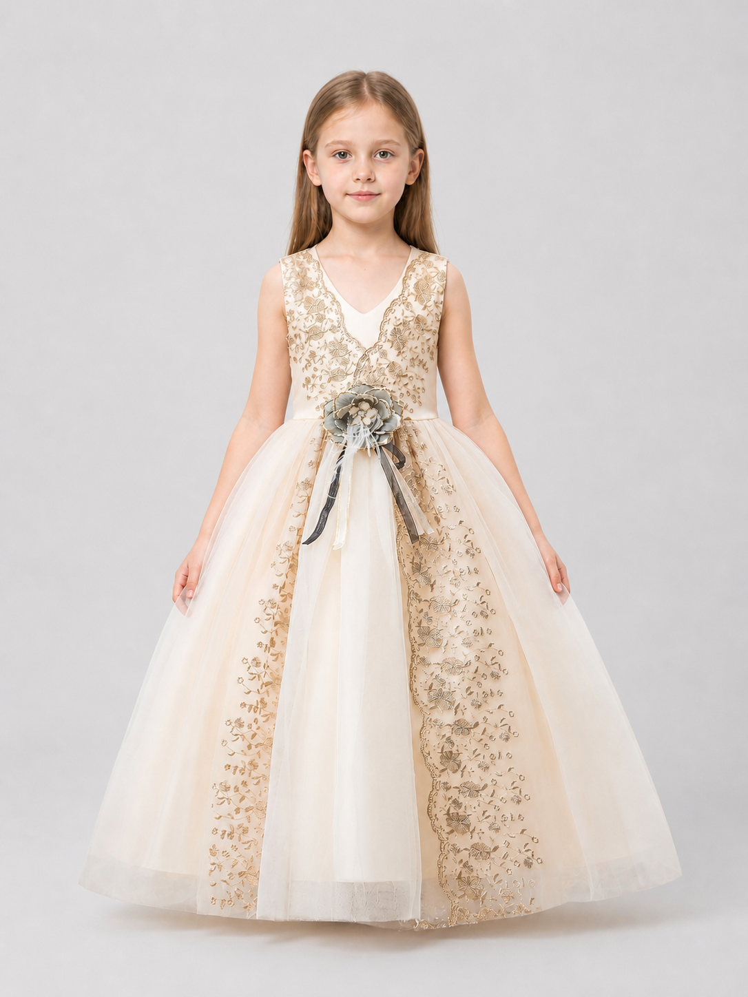 Long, Full Princess Dress with Embroidery Costume Dresses detail 3