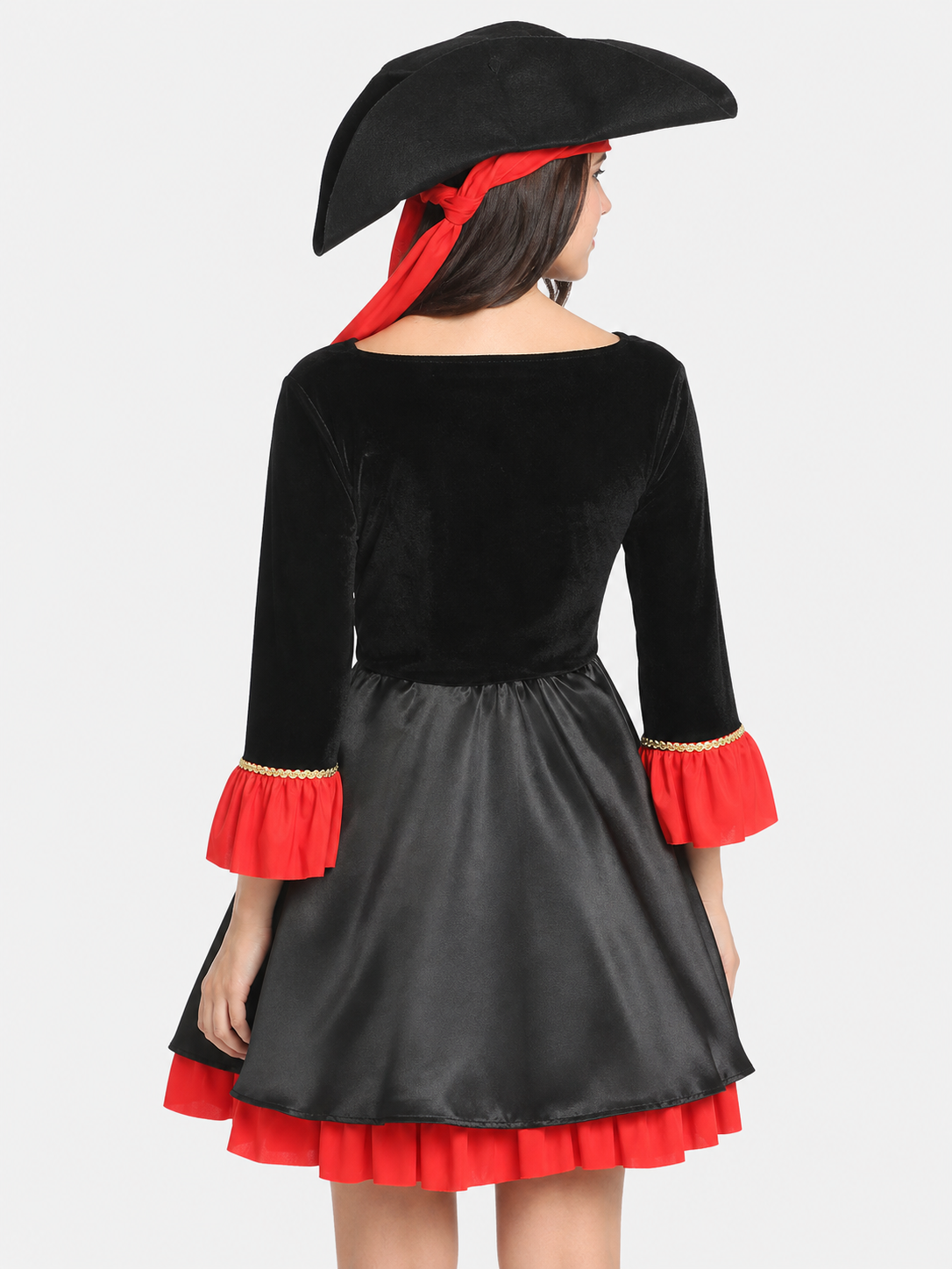 Pirate costume with dress and hat for Halloween