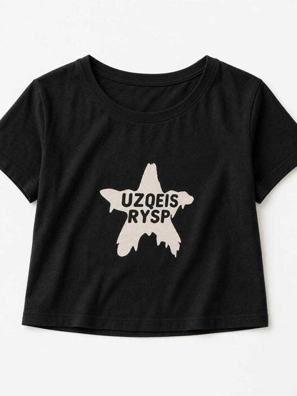 Black T-shirt with star print for an outfit