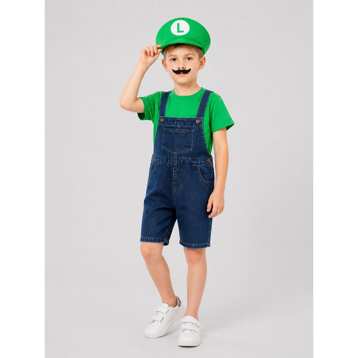 Mario Costume: T-Shirt, Shorts, and Cap Costume Headwear detail