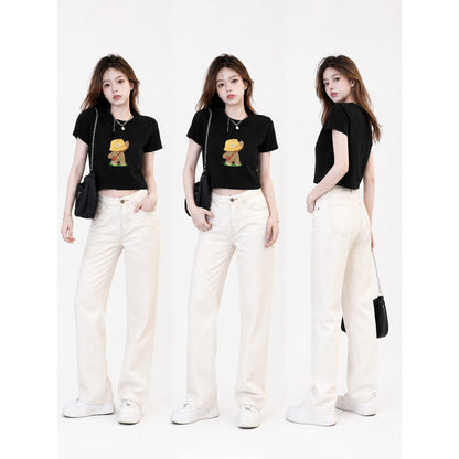 Women's black cropped T-shirt with print lifestyle