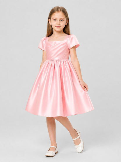 Festive princess dress with a full skirt and sleeves Costume Dresses detail