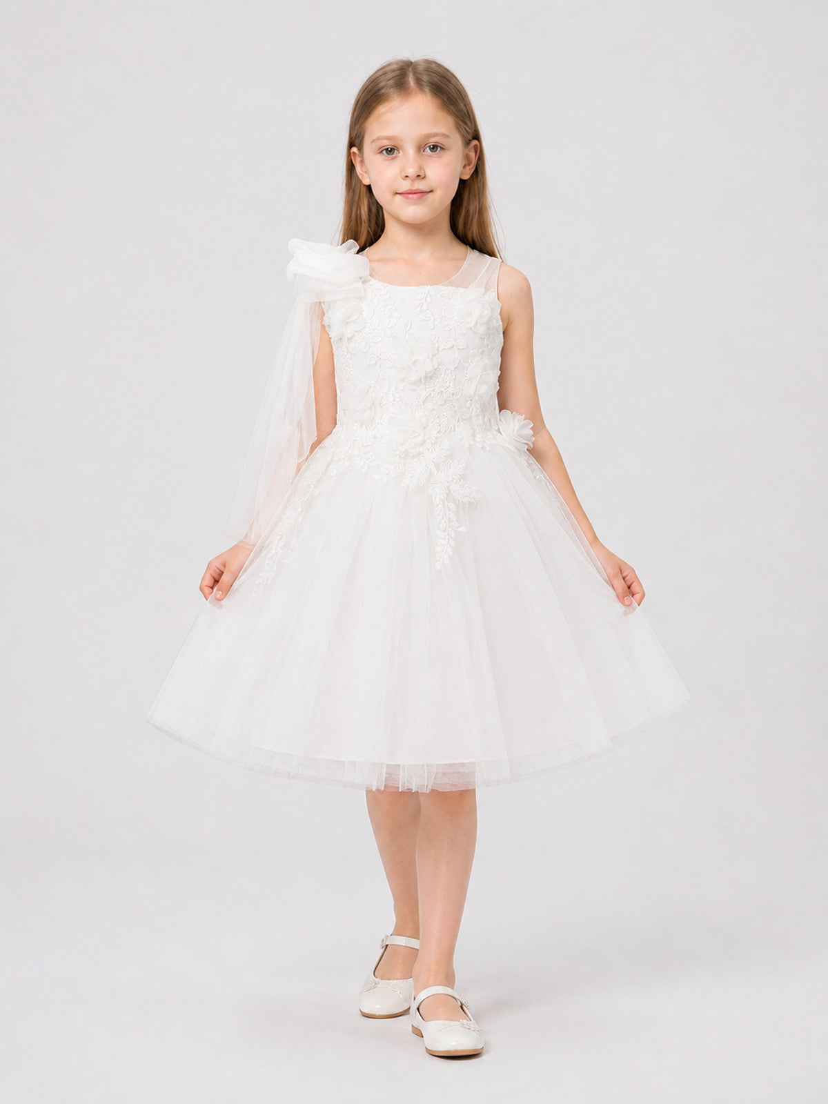 White Full Dress with Lace Embroidery and Flowers Costume Dresses detail