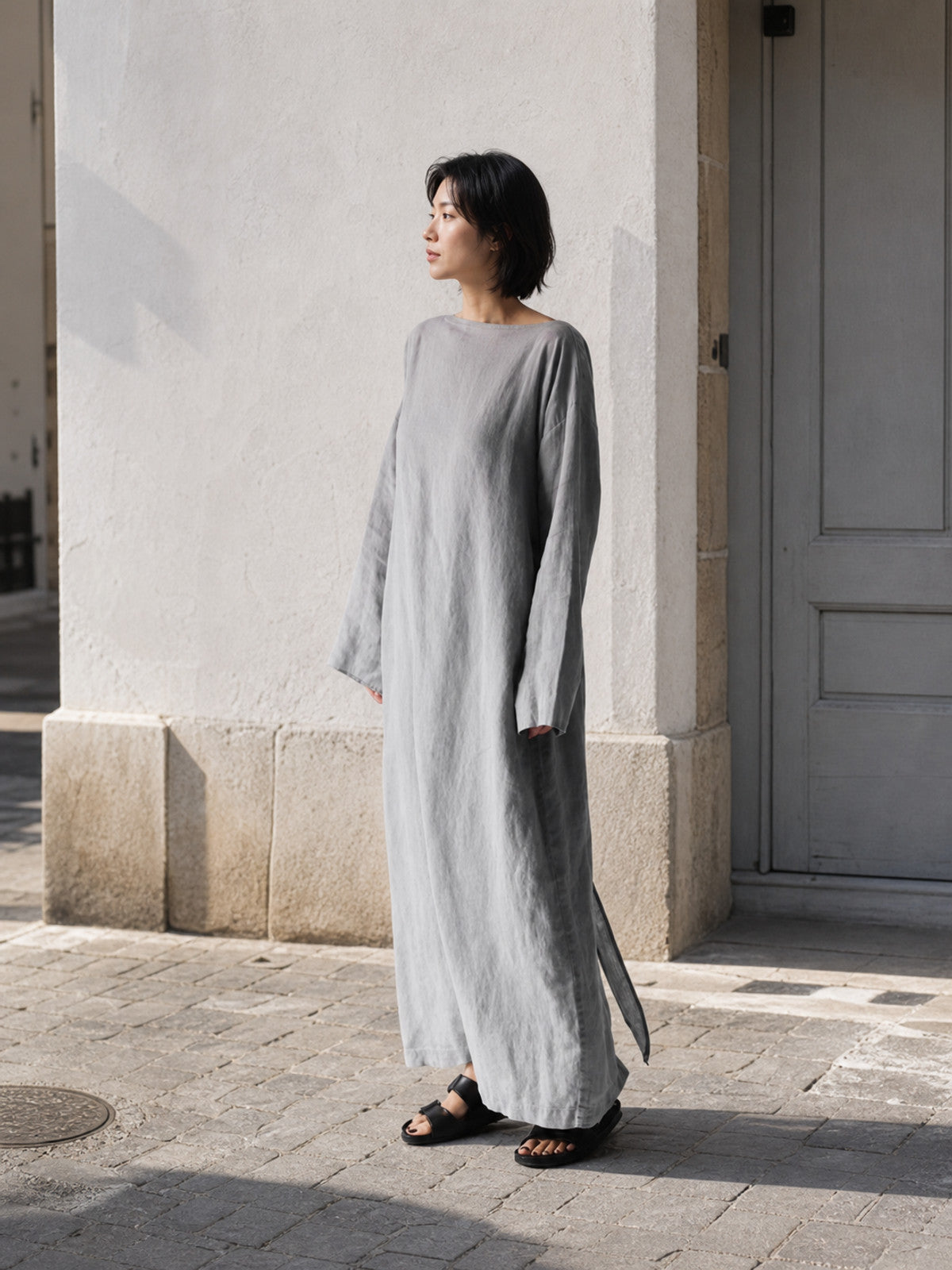 Gray Maxi Dress with Long Sleeves and a Slit Costume Dresses detail