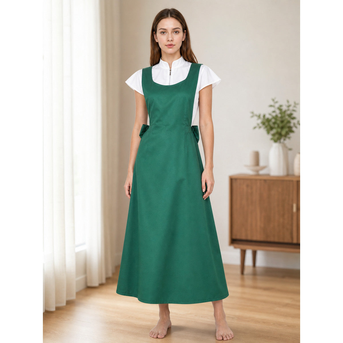 The green Kushina Uzumaki cosplay pinafore dress is designed in the recognizable style of the character from the anime Naruto: Shippuden. The design is a green pinafore dress with a square neckline, wide straps, and open pockets on the side