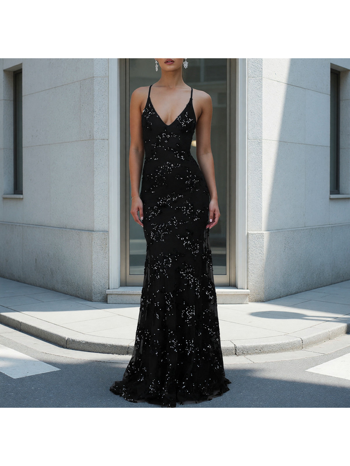 Black Women's Sequin Dress with V-Neck and Mermaid Skirt Costume Dresses detail