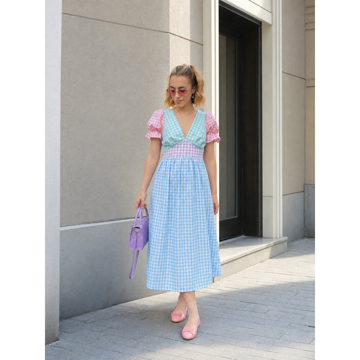 Plaid Midi Dress with a V-Neck and Puff Sleeves