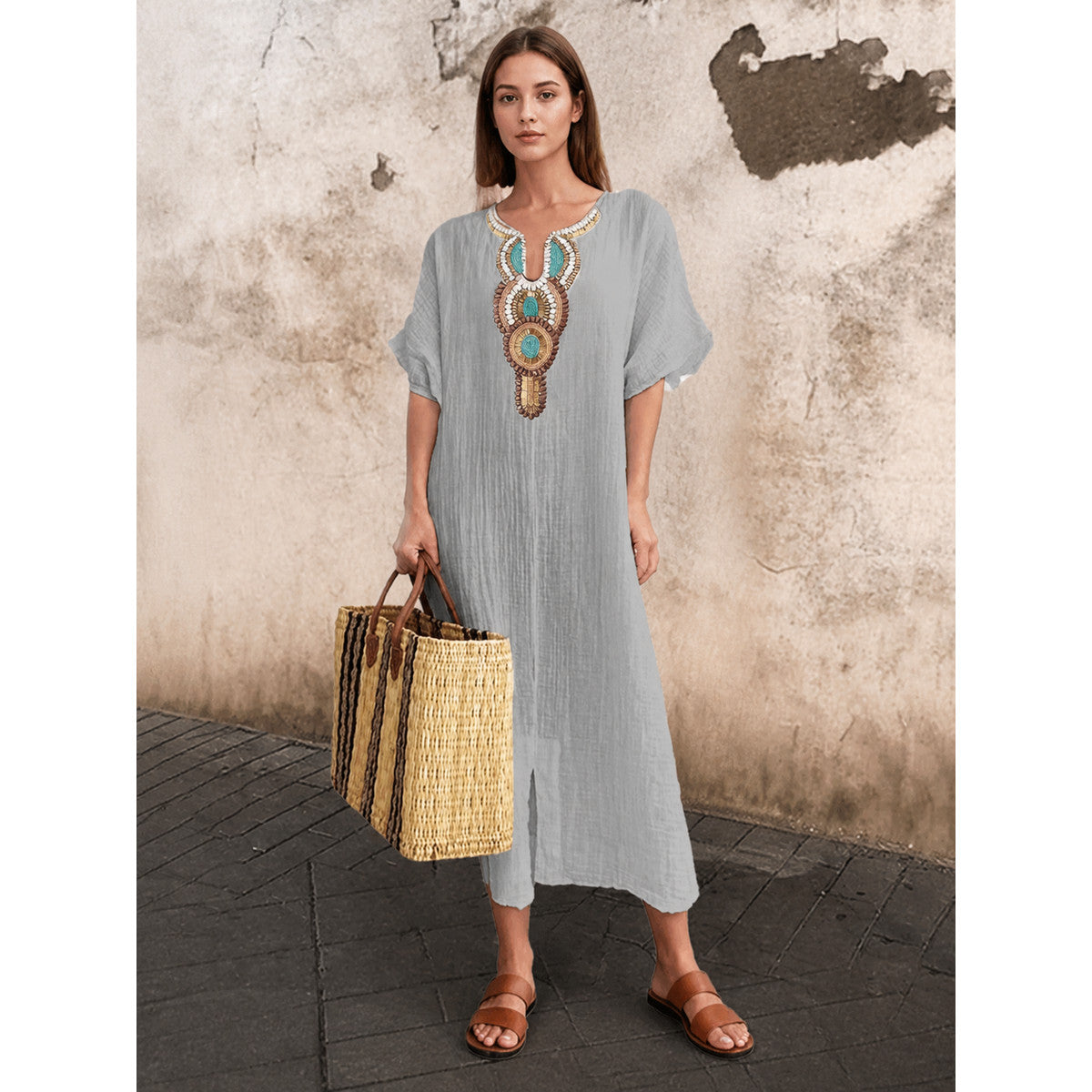 Loose-Fit Midi Dress with Beads and Round Neckline Costume Dresses detail