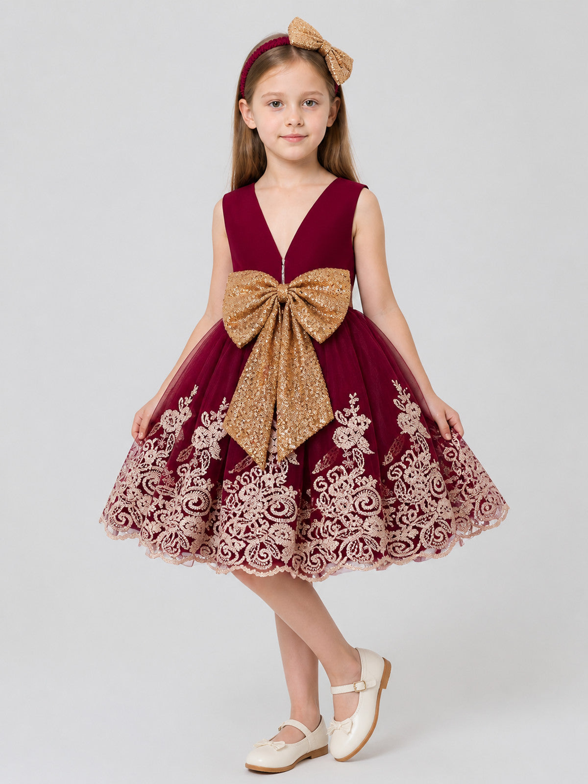 Girls' Sequin Princess Dress with Bow and Lace Costume Dresses detail