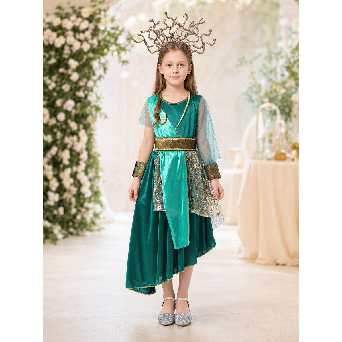 Medusa Gorgon Costume, Halloween Dress lifestyle