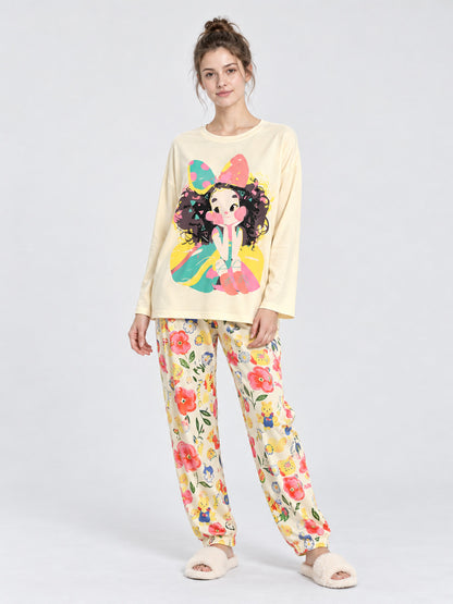 Light pajama set with long-sleeve top and long pants with prints