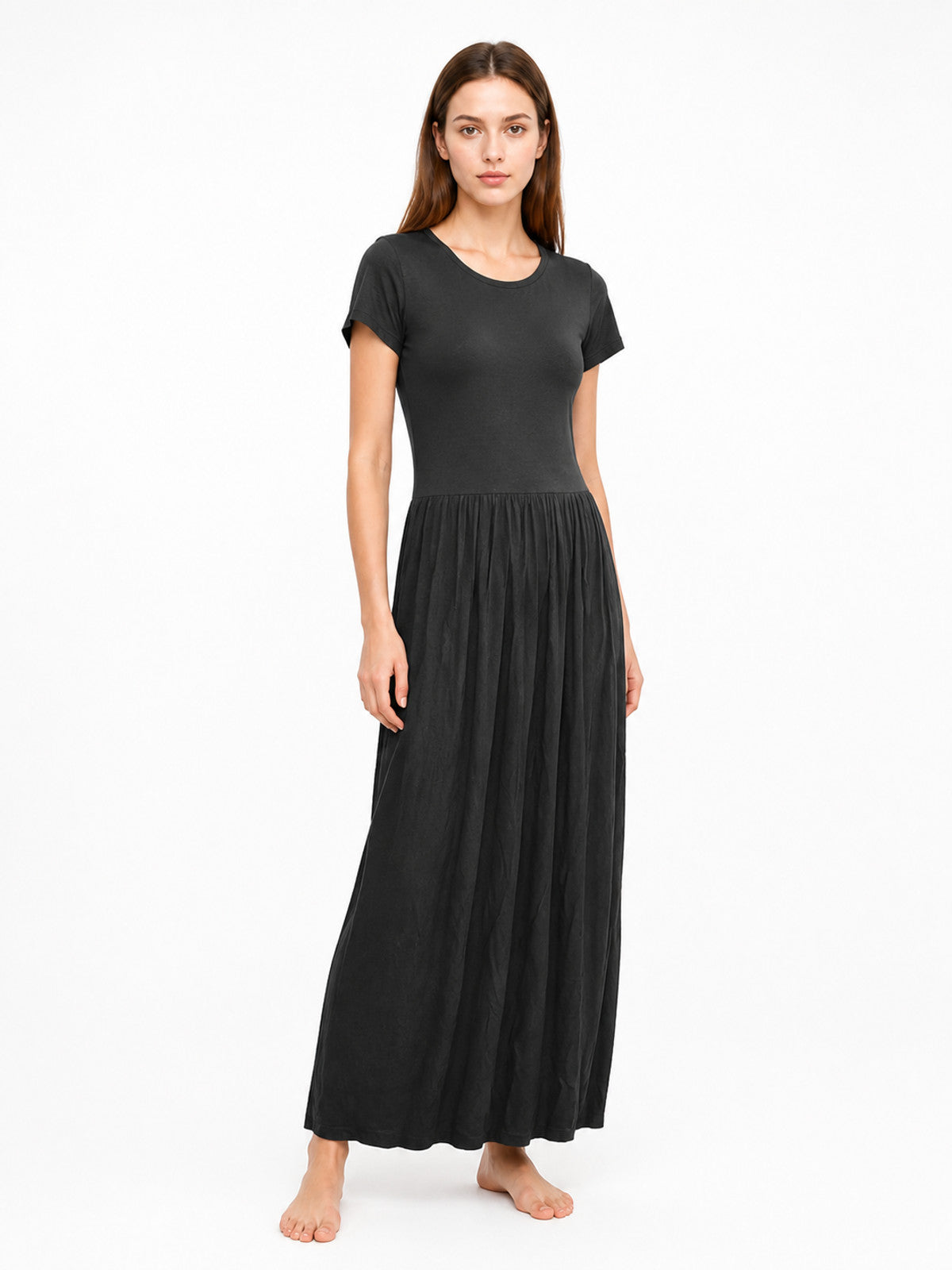 Long dress with short sleeves and pleating Costume Dresses detail