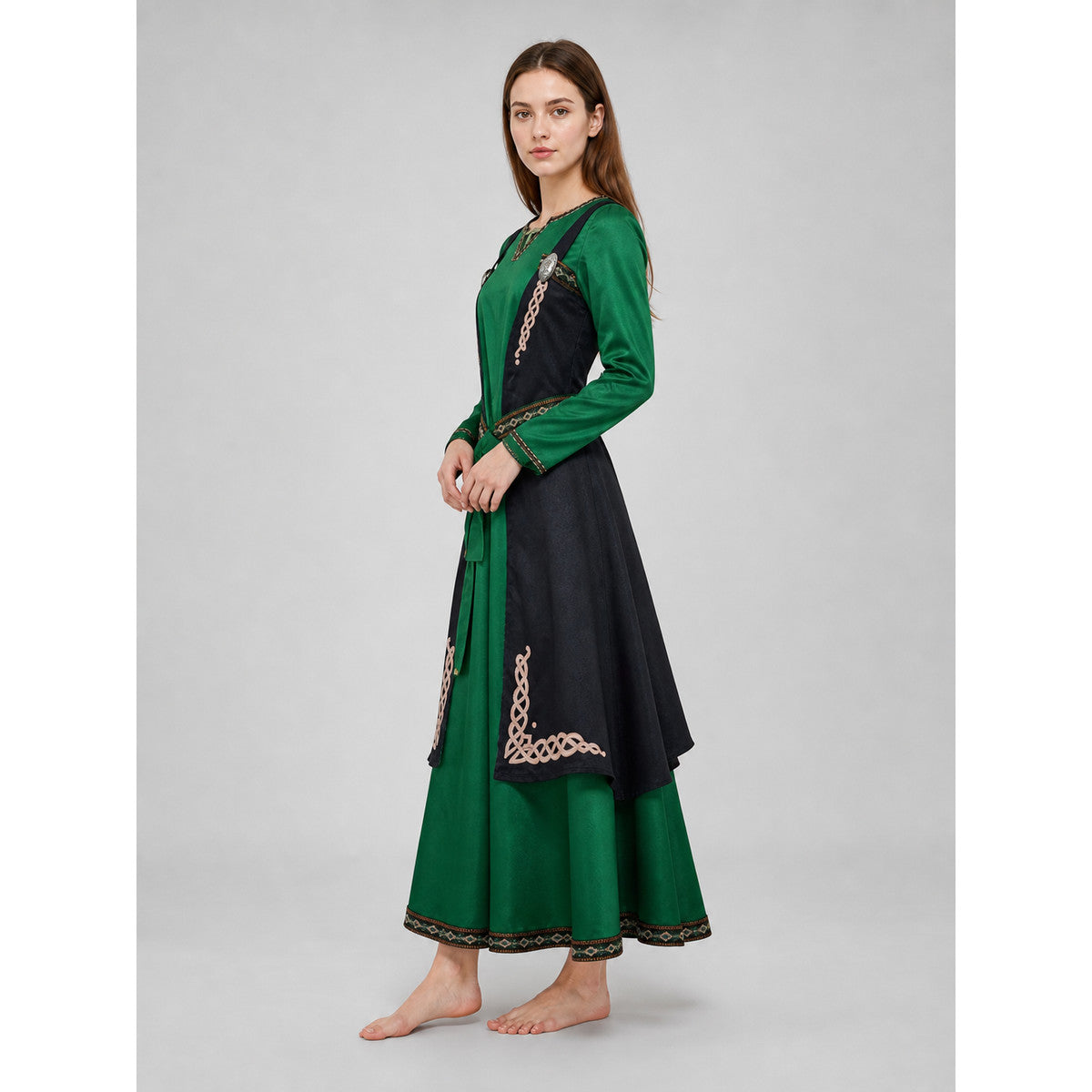Retro Dress with Pattern and Long Sleeves