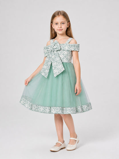 Fluffy Children's Princess Dress with Straps and Bow Costume Dresses detail