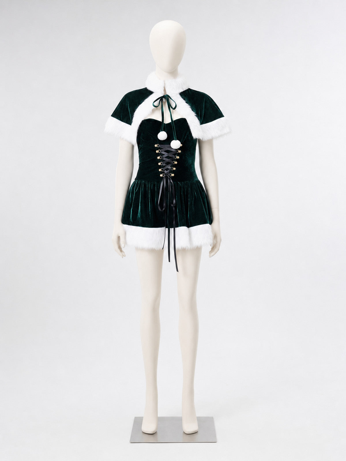 Retro Costume: Christmas-Style Dress with Cape