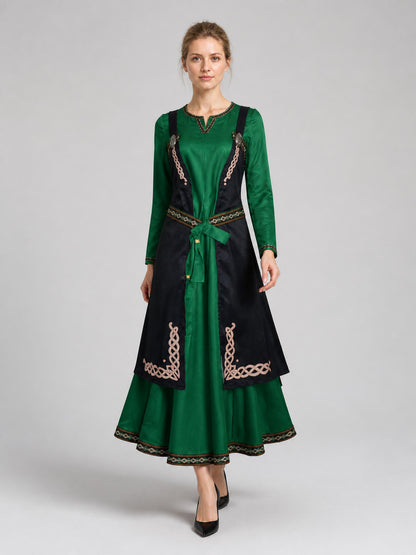 Medieval Renaissance-Style Dress with Pattern and Apron Costume Dresses detail