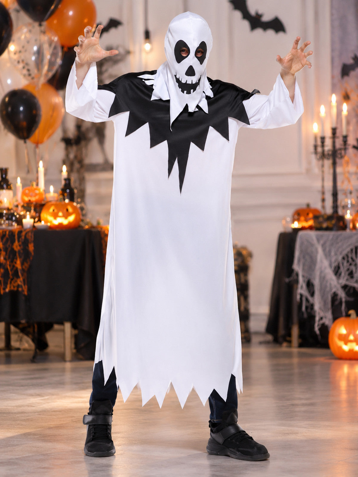 Vampire Costume: White Robe with Skull Mask