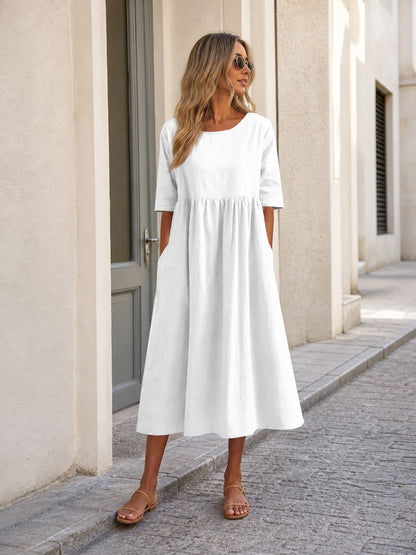 White Long Loose-Fit Dress with a Round Neckline Costume Dresses detail