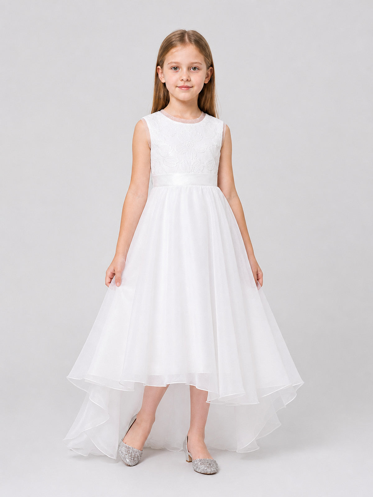 White Princess Dress with a Bow and Full Skirt Costume Dresses detail