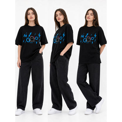 Women’s black printed T-shirt, loose fit, summer lifestyle view