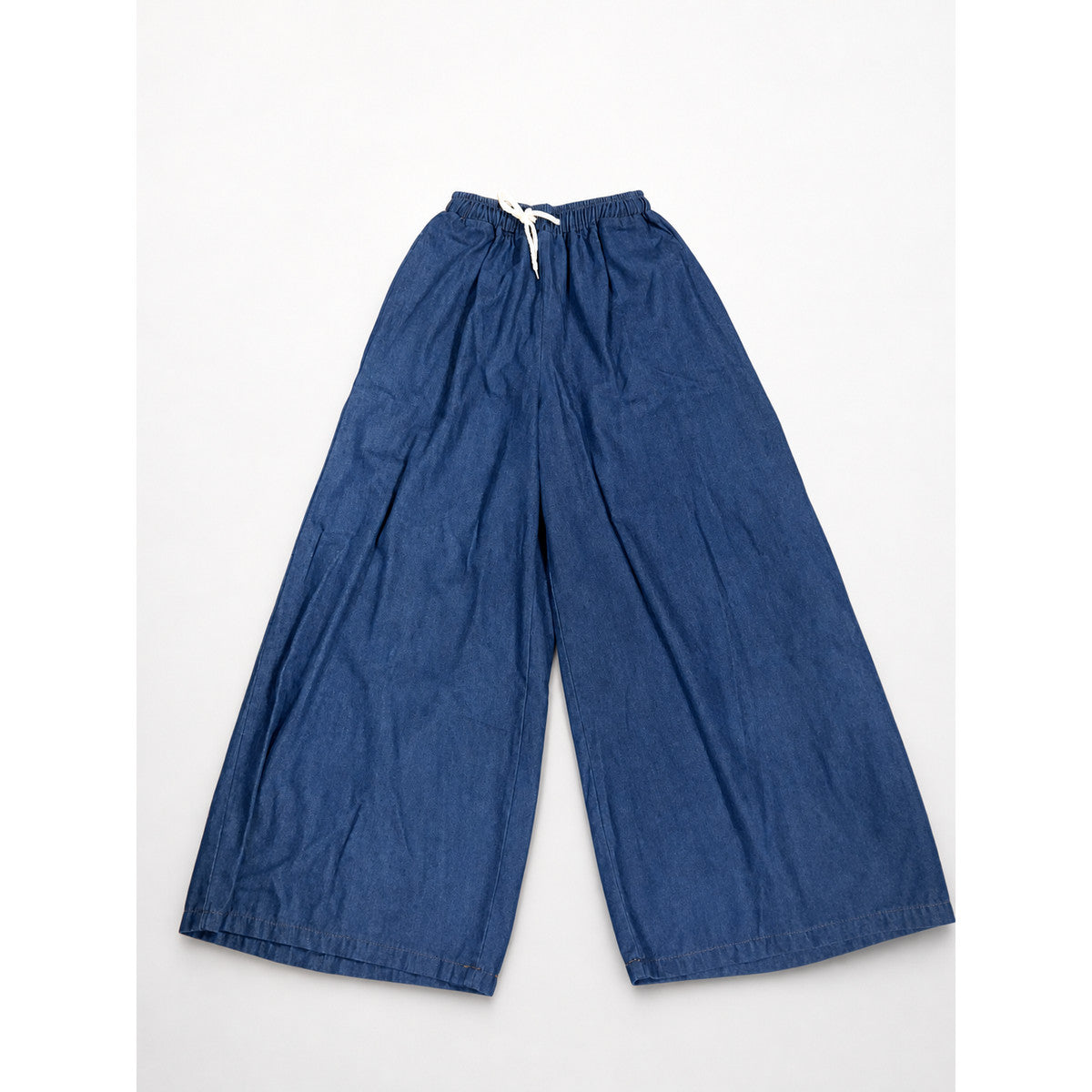 Loose-fit denim pants with an elastic waistband