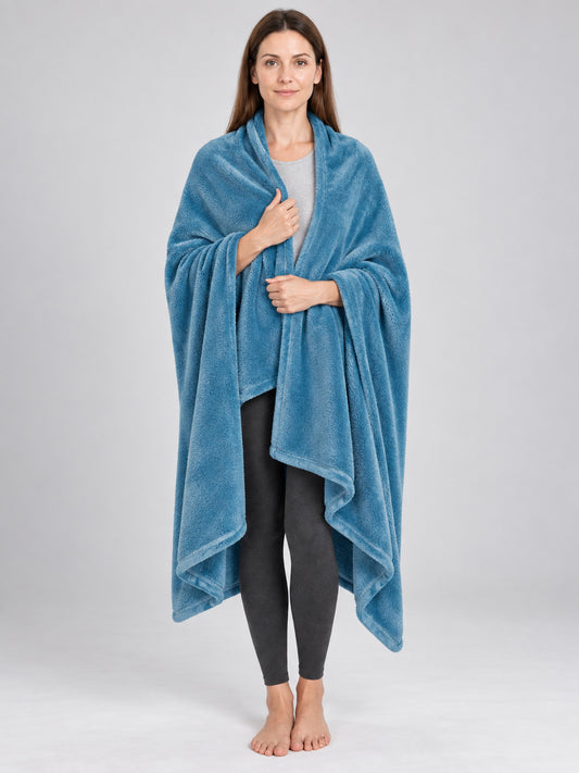 Fluffy turquoise polyester blanket