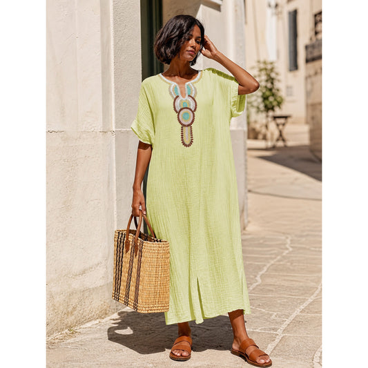 Embroidered Midi Dress with Short Sleeves and a Relaxed Fit