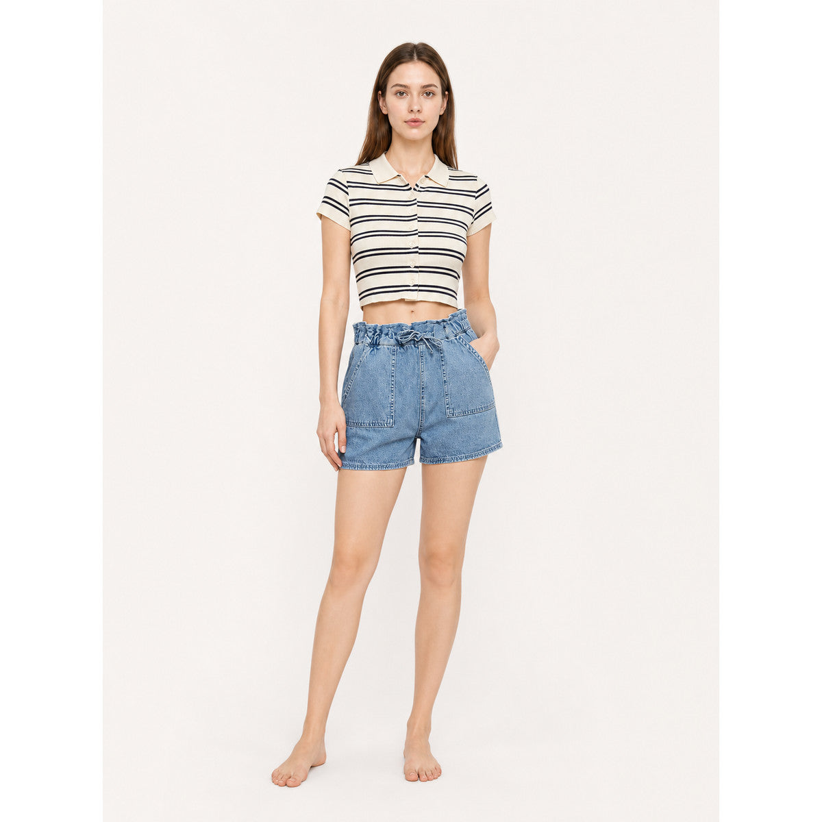 Light Blue Relaxed-Fit Denim Shorts with an Elastic Waistband and Drawstring