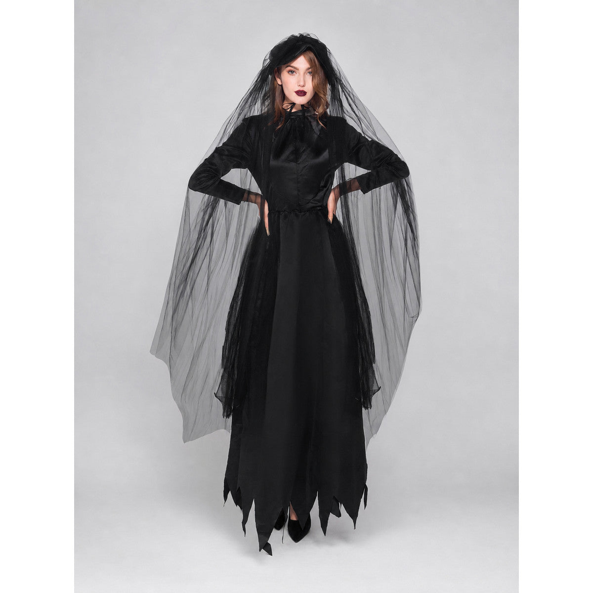 Black Gothic Vampire Dress with Long Veil for a Role-Playing Look