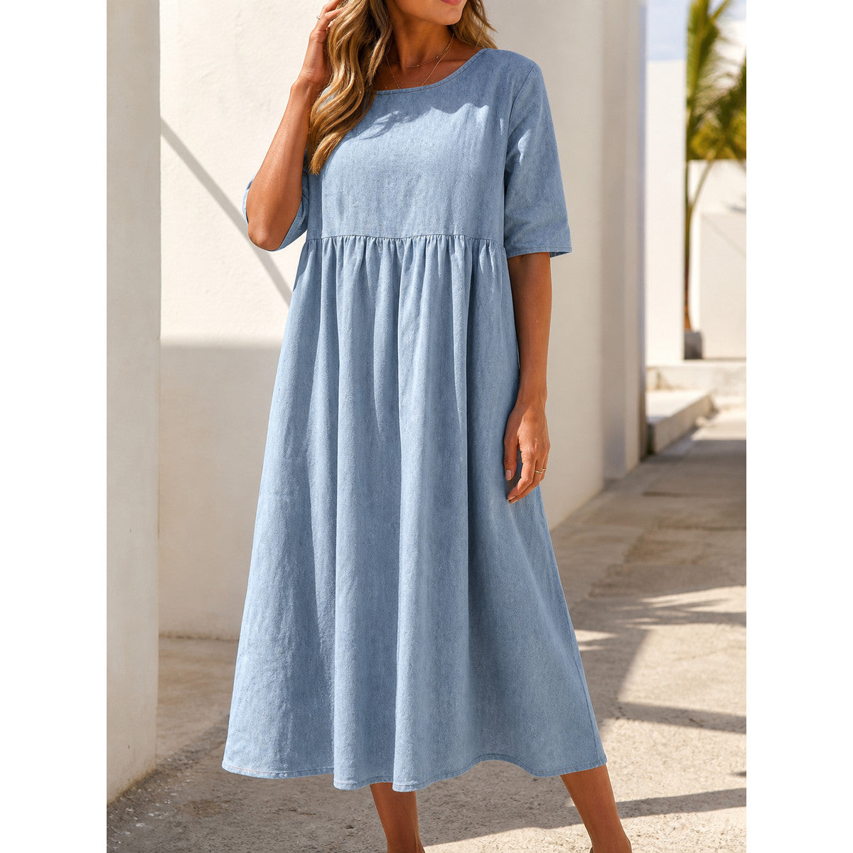 Long Loose-Fit Dress with a Round Neckline and 7/8 Sleeves