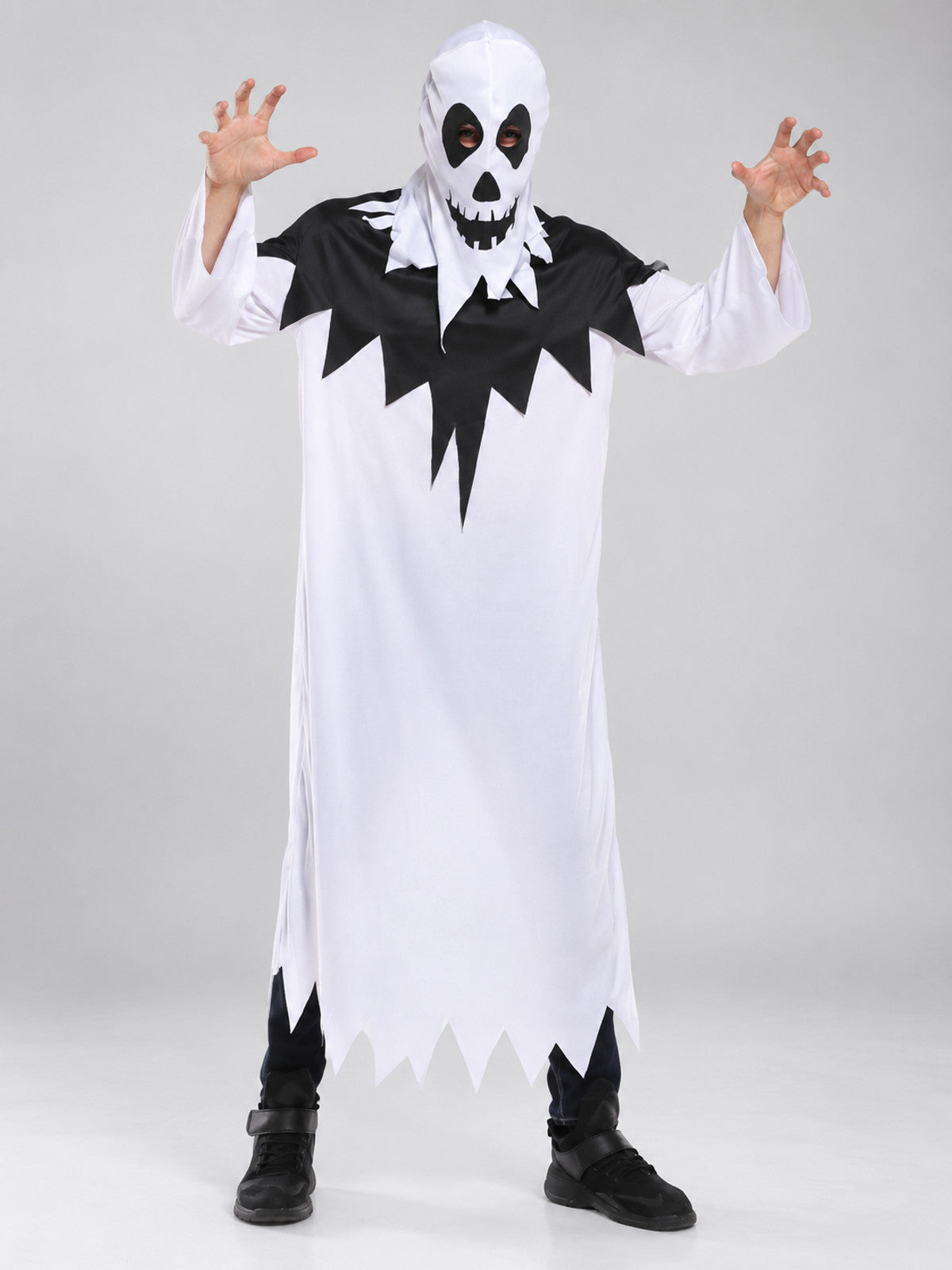 Vampire Costume: White Robe with Skull Mask