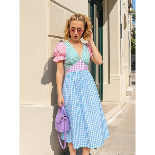 Plaid Midi Dress with a V-Neck and Puff Sleeves