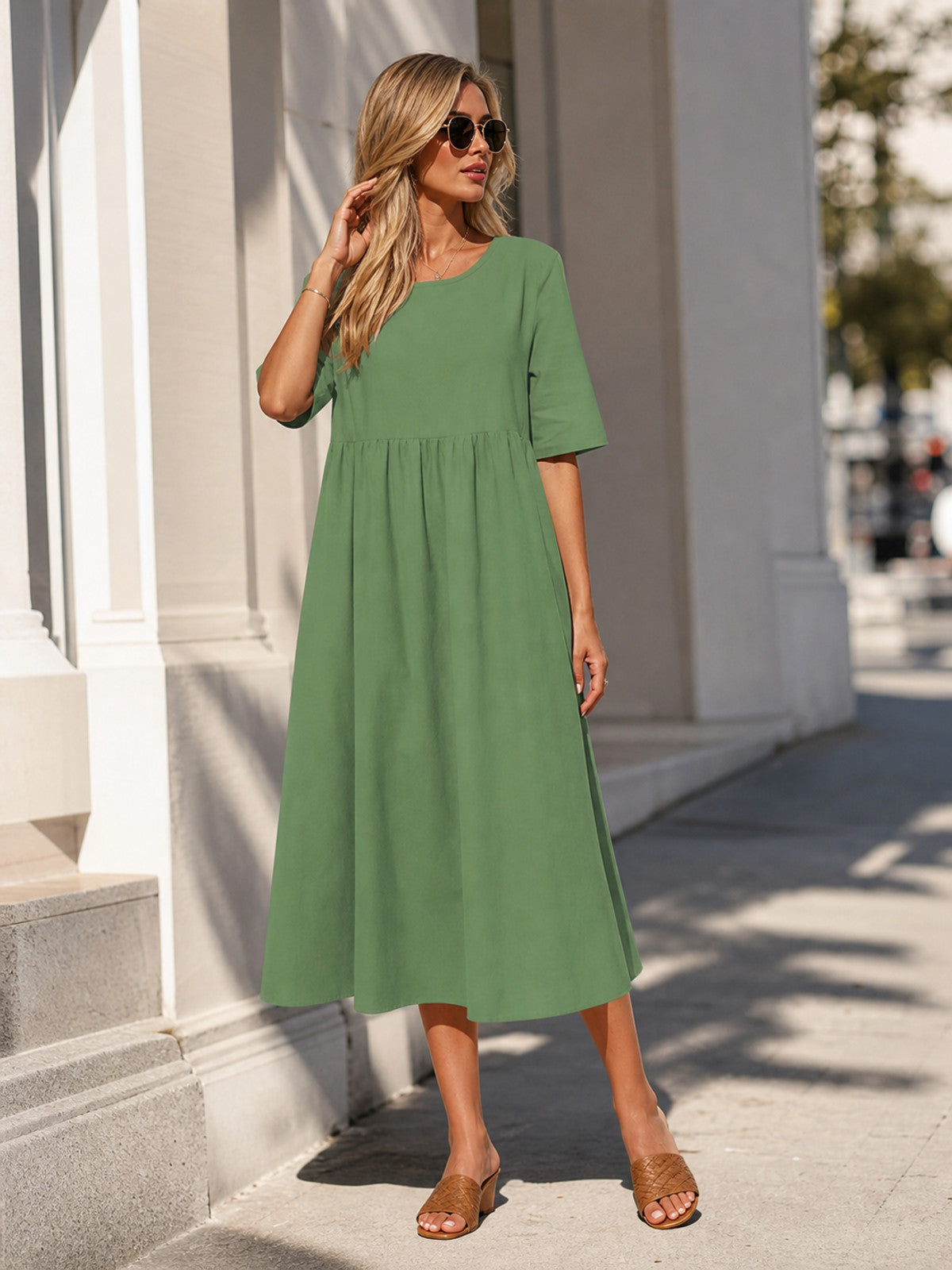 Loose-Fit Dress with a Round Neckline and Sleeves main product view