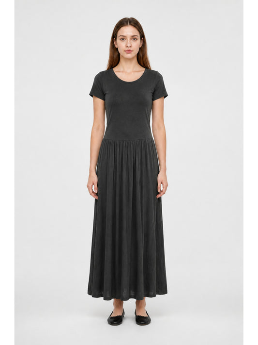 Long dress with short sleeves and pleating main product view