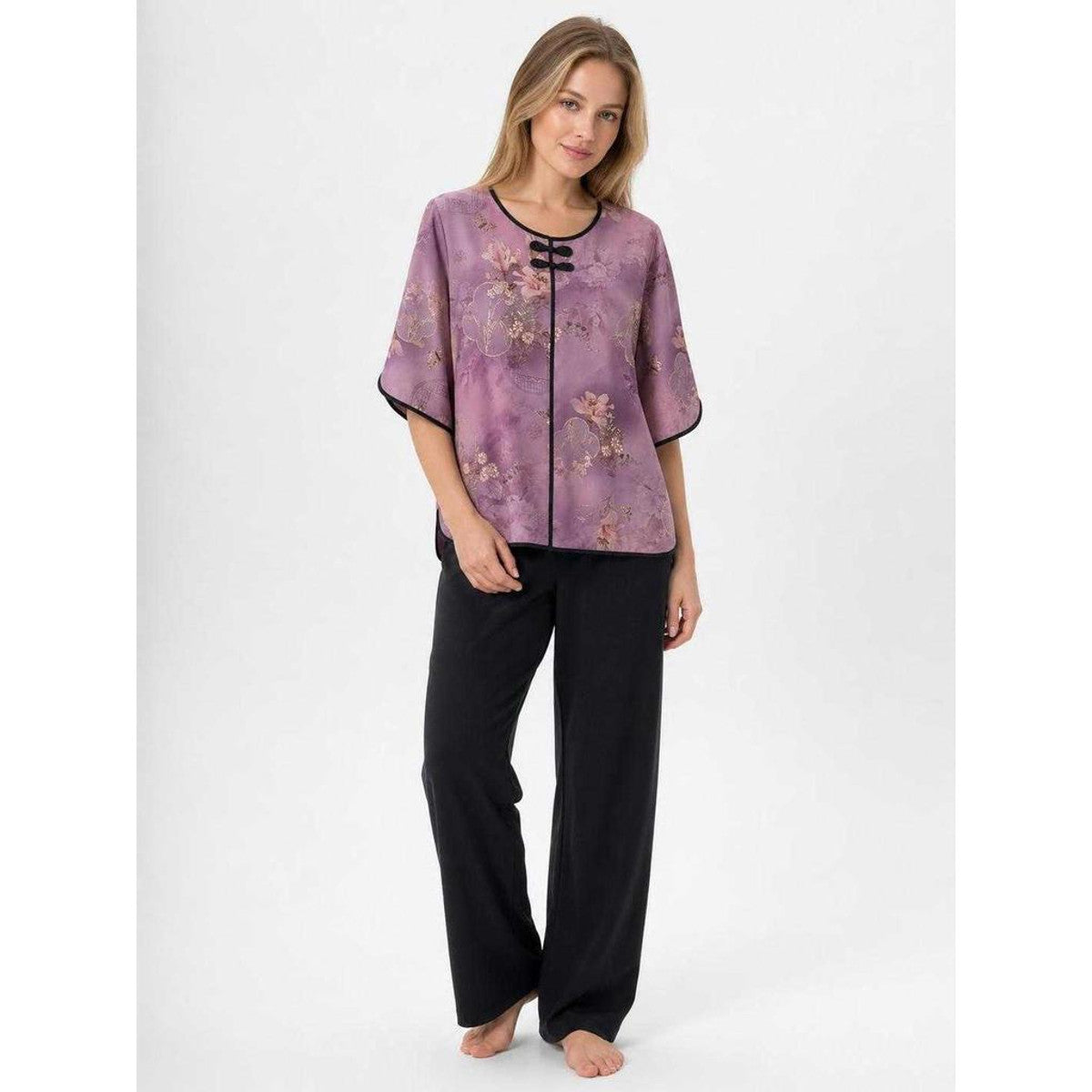 Dressy masquerade outfit: lavender blouse and pants