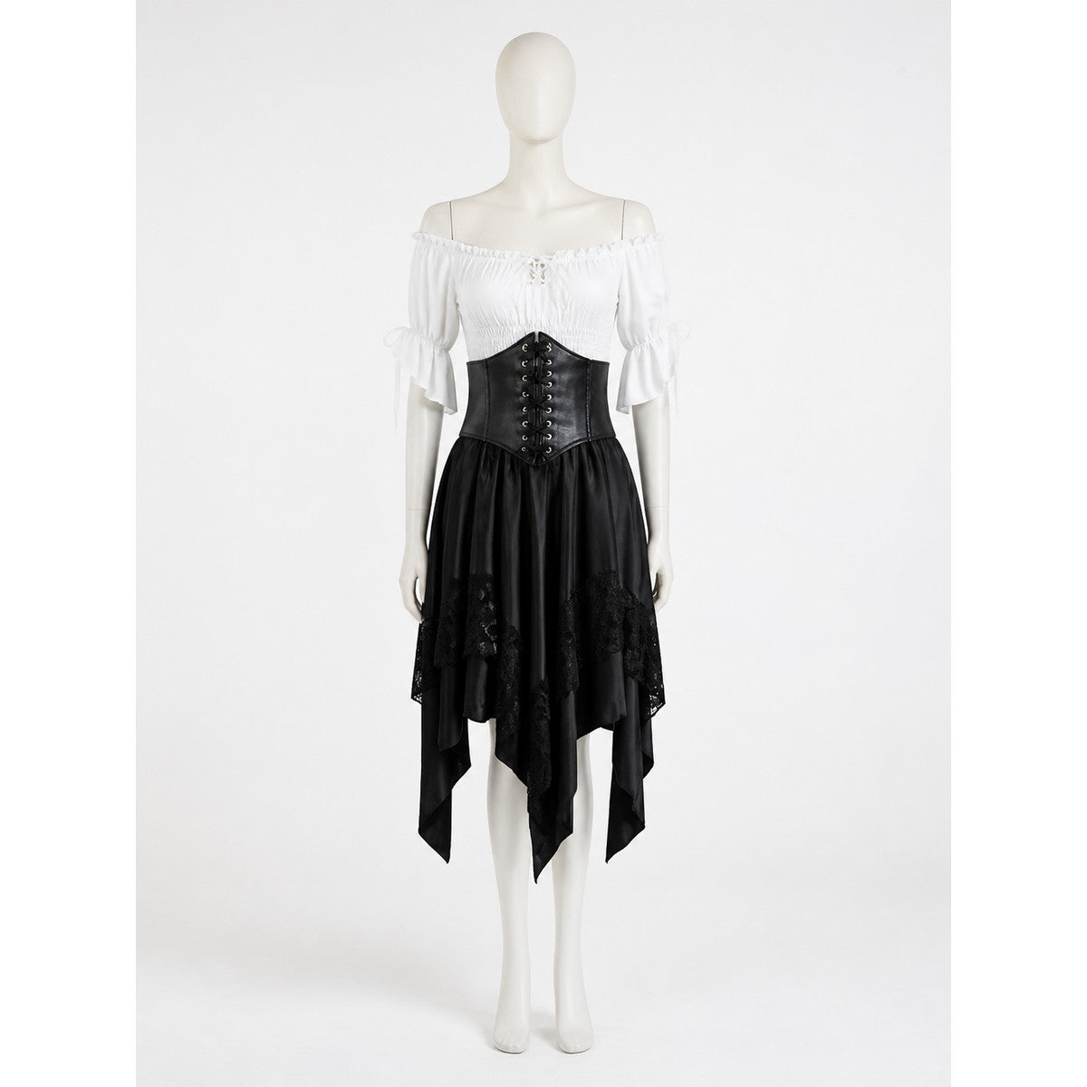 The set features a theatrical pirate style and consists of a white cropped on-model view