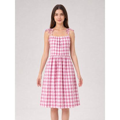 Barbie-Style Costume: Plaid Dress and Hat