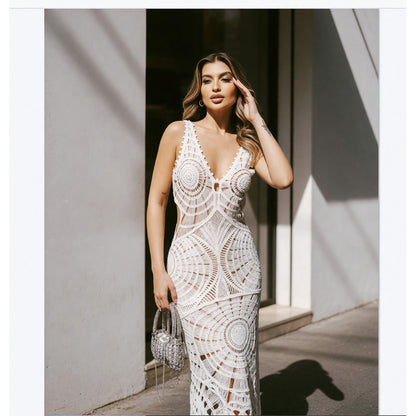 Women’s Sleeveless Beach Dress with a Deep V-Neckline