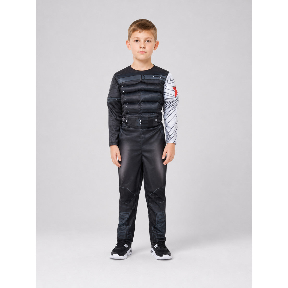 This superhero-style costume set is designed for eye-catching looks, role-play, and costume events. The set includes a one-piece jumpsuit with long sleeves and a mask or headpiece that covers the eye area. The design features an expressive 