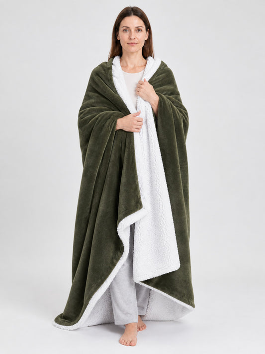 Two-Layer Flannel Blanket with Sherpa Backing, Green