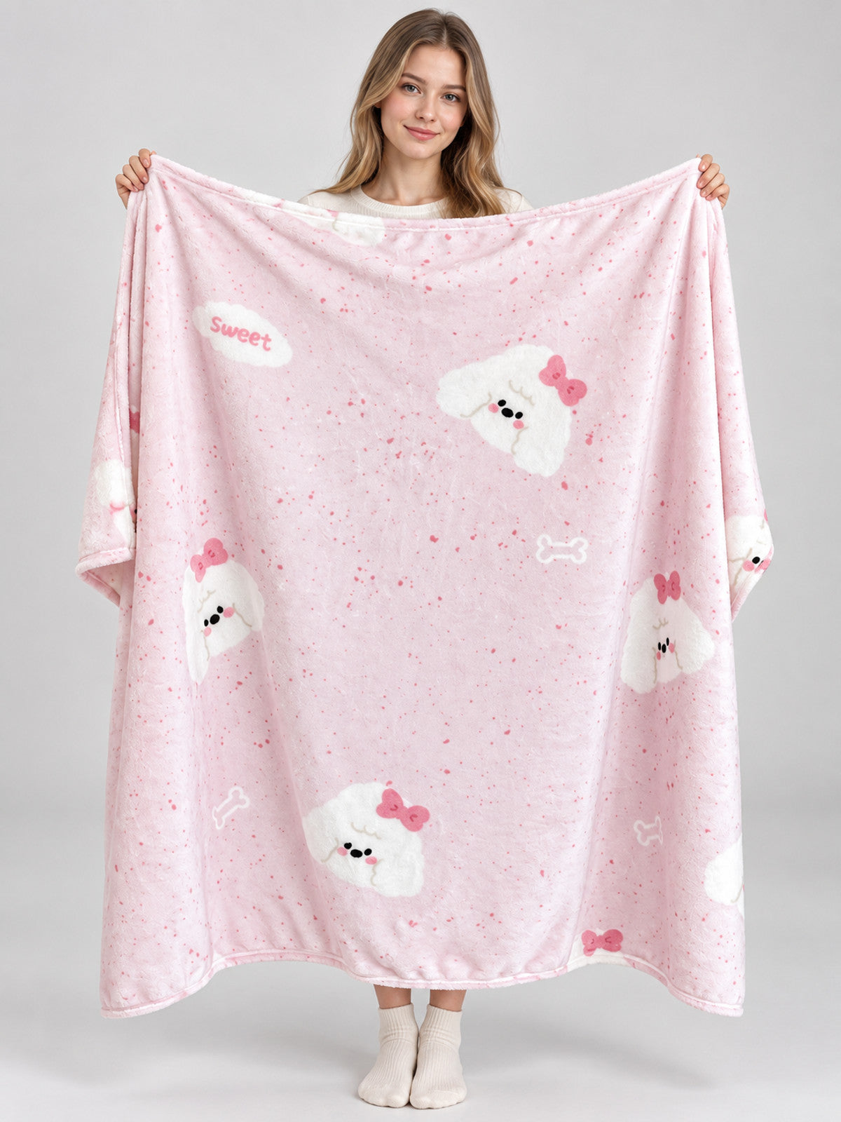 Reversible soft pink and white blanket with print