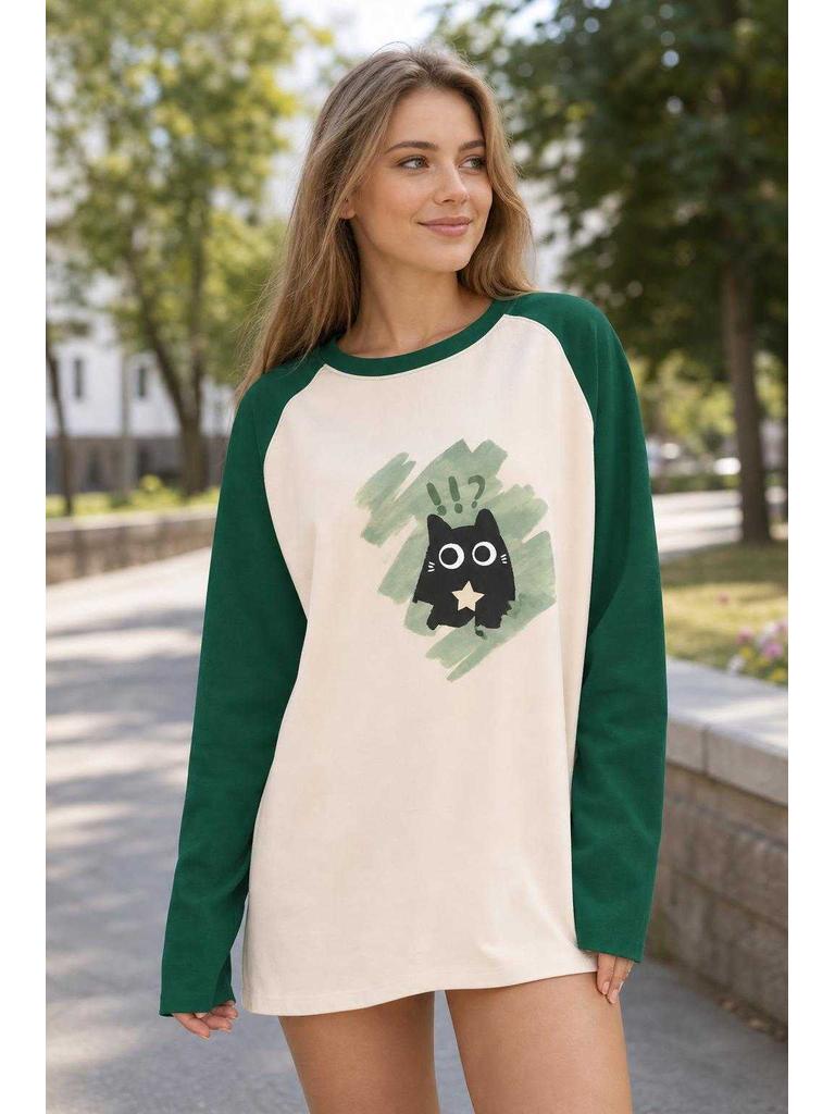 Oversized Raglan T-Shirt with Cat Print for Everyday Wear