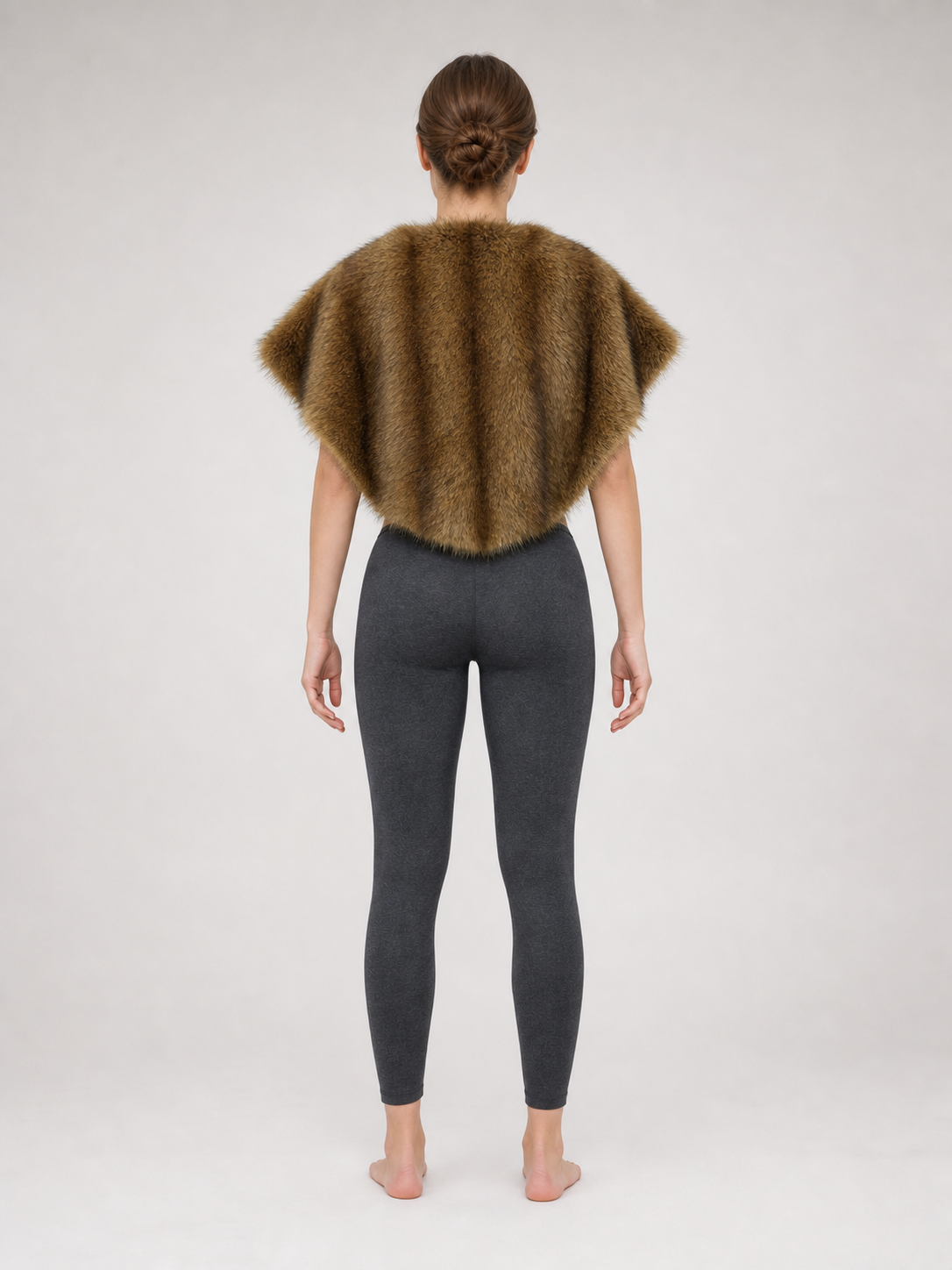 Shoulder cape with a fur texture and long pile