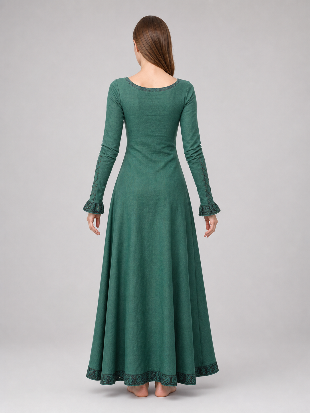 Medieval Green Maxi Dress with Long Sleeves
