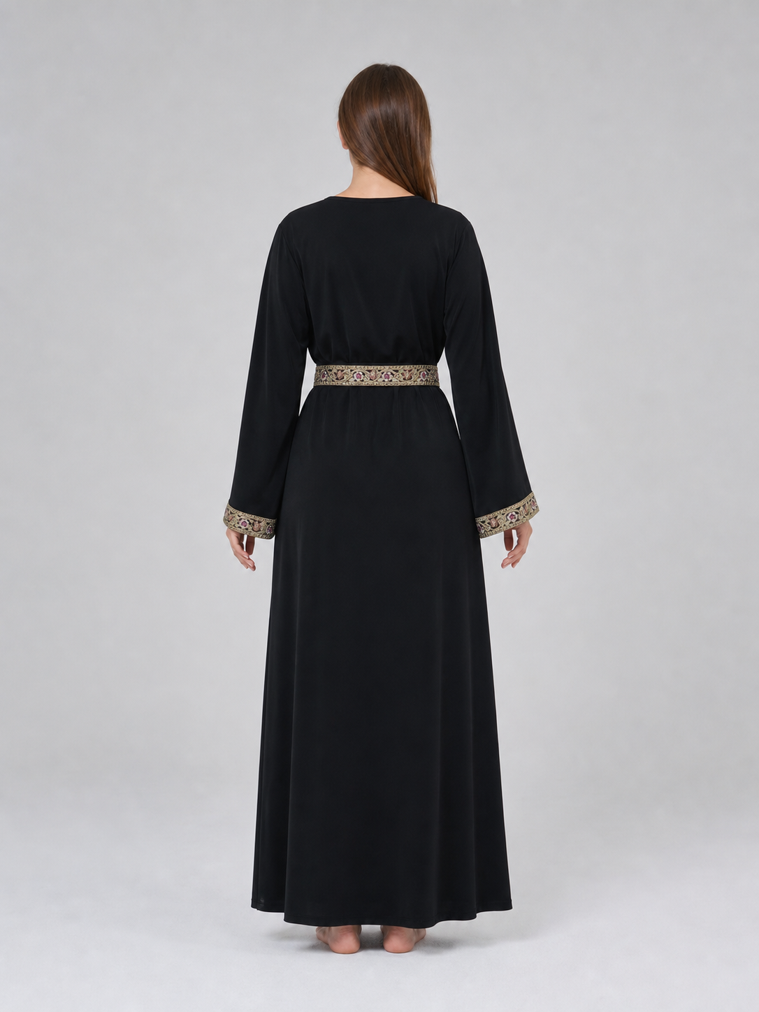 Maxi Dress with a V-Neckline and Embroidered Trim