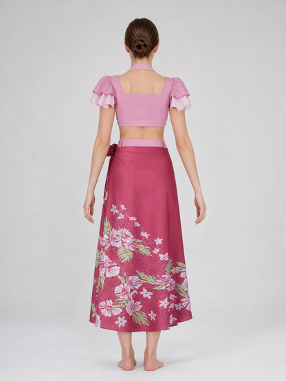 This cosplay set is designed as a short-sleeve crop top and a long skirt. It includes a top, a half-skirt, and decorative bows. There is a bow on the chest of the top, and another bow is placed on the side of the skirt waist. The top has an